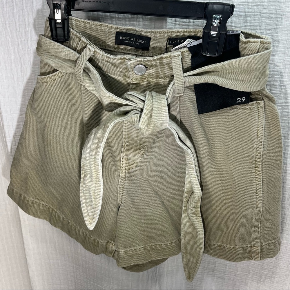 NWT Banana Republic High-rise Short
